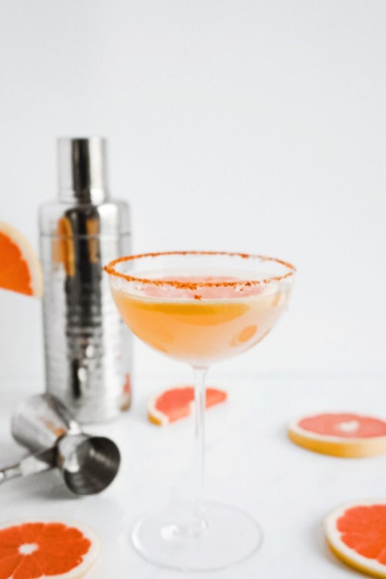 Winter Grapefruit and Lemon Margarita | casapizzi.com | Margarita de toronja y limon