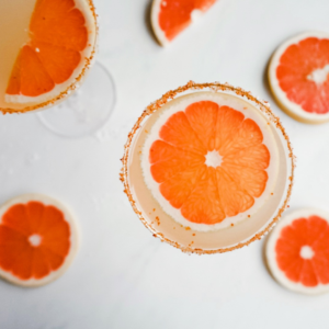 Winter Grapefruit and Lemon Margarita | Fiestanosiesta.com | Margarita de toronja y limon