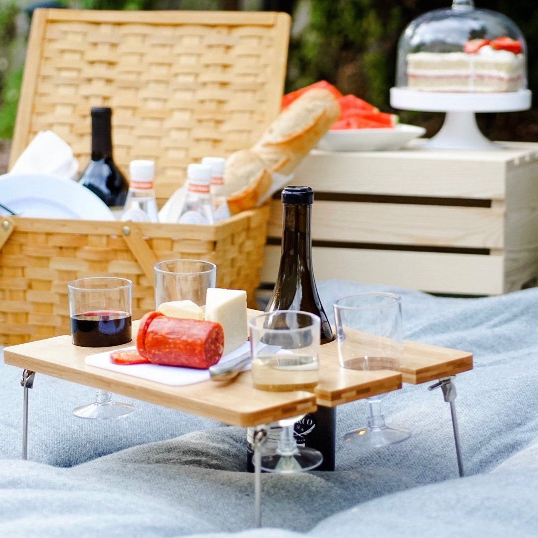 Picnic essential checklist | Fiestanosiesta.com 