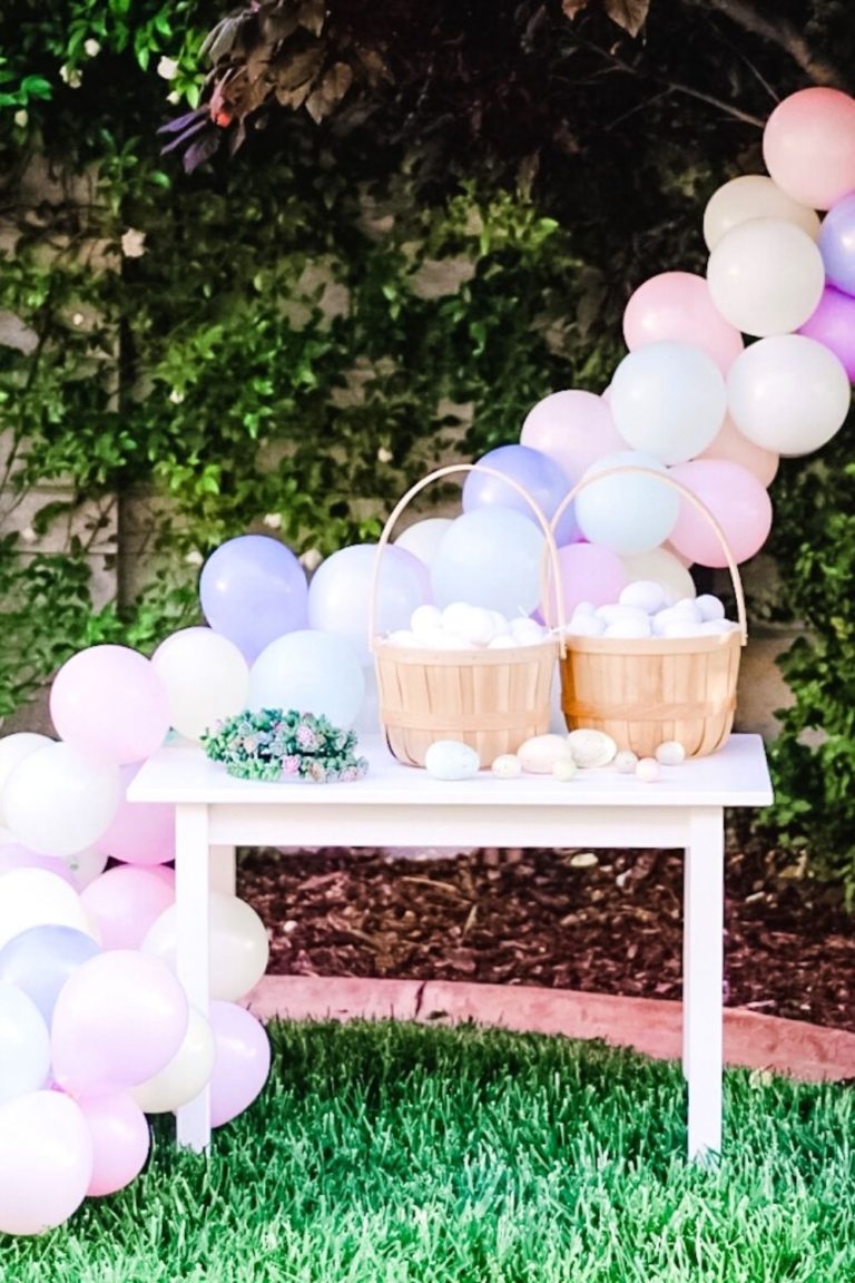 Easter party balloon garland | casapizzi.com