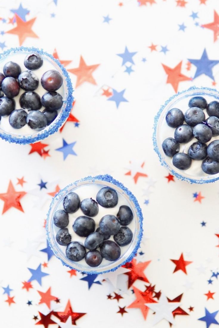 Red, white, and blue panna cotta jars | Fiestanosiesta.com 