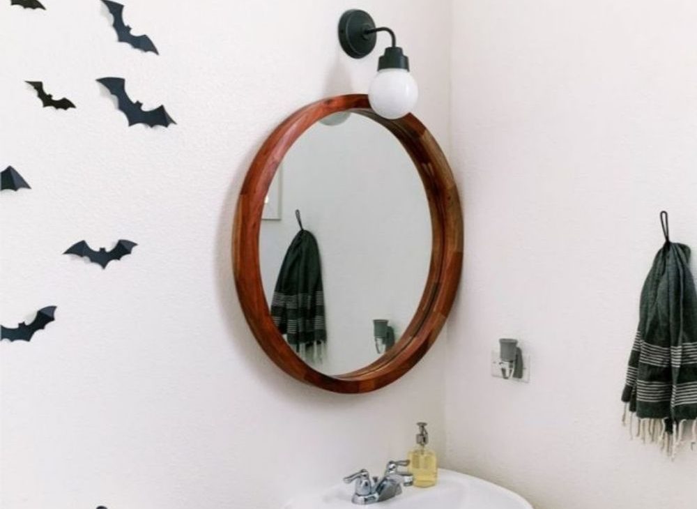 Simple Black and White Halloween Decor