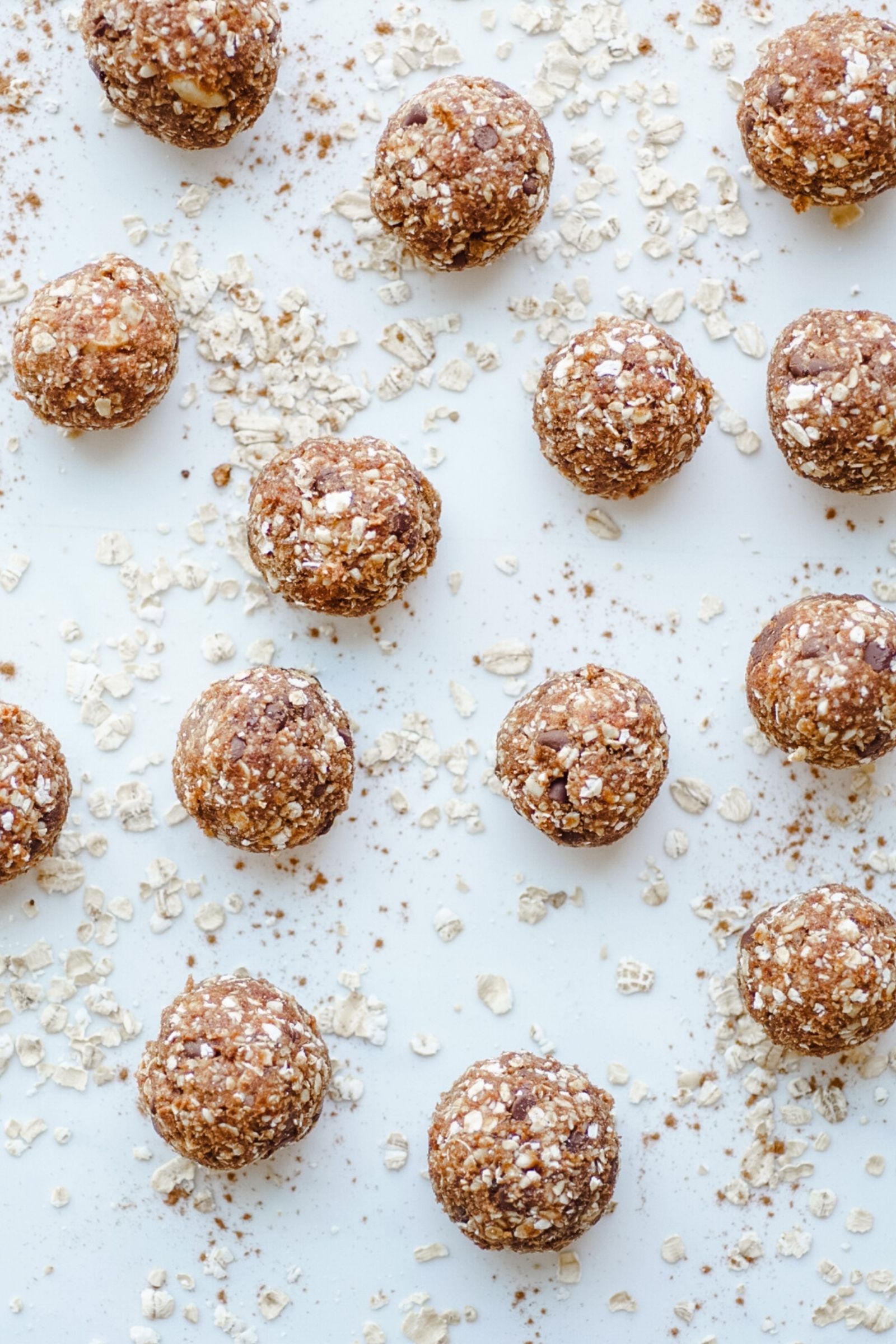 Oatmeal chocolate chip cinnamon date balls recipe. 