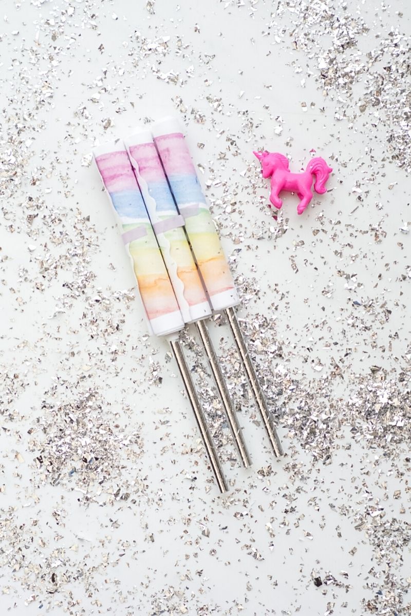 DIY rainbow paper wands for rainbow or unicorn party