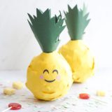 The easiest way to make pineapple pinatas. Download included. Piñatas de piña.