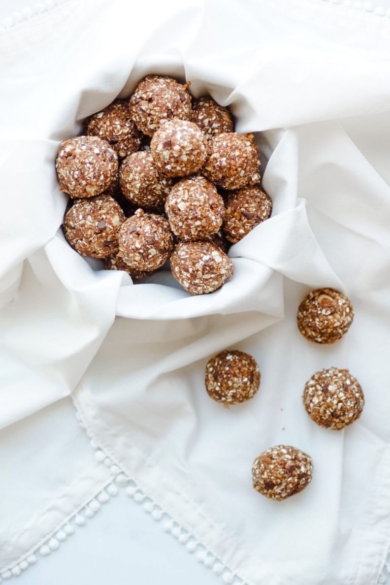 Oatmeal chocolate chip cinnamon date balls recipe.