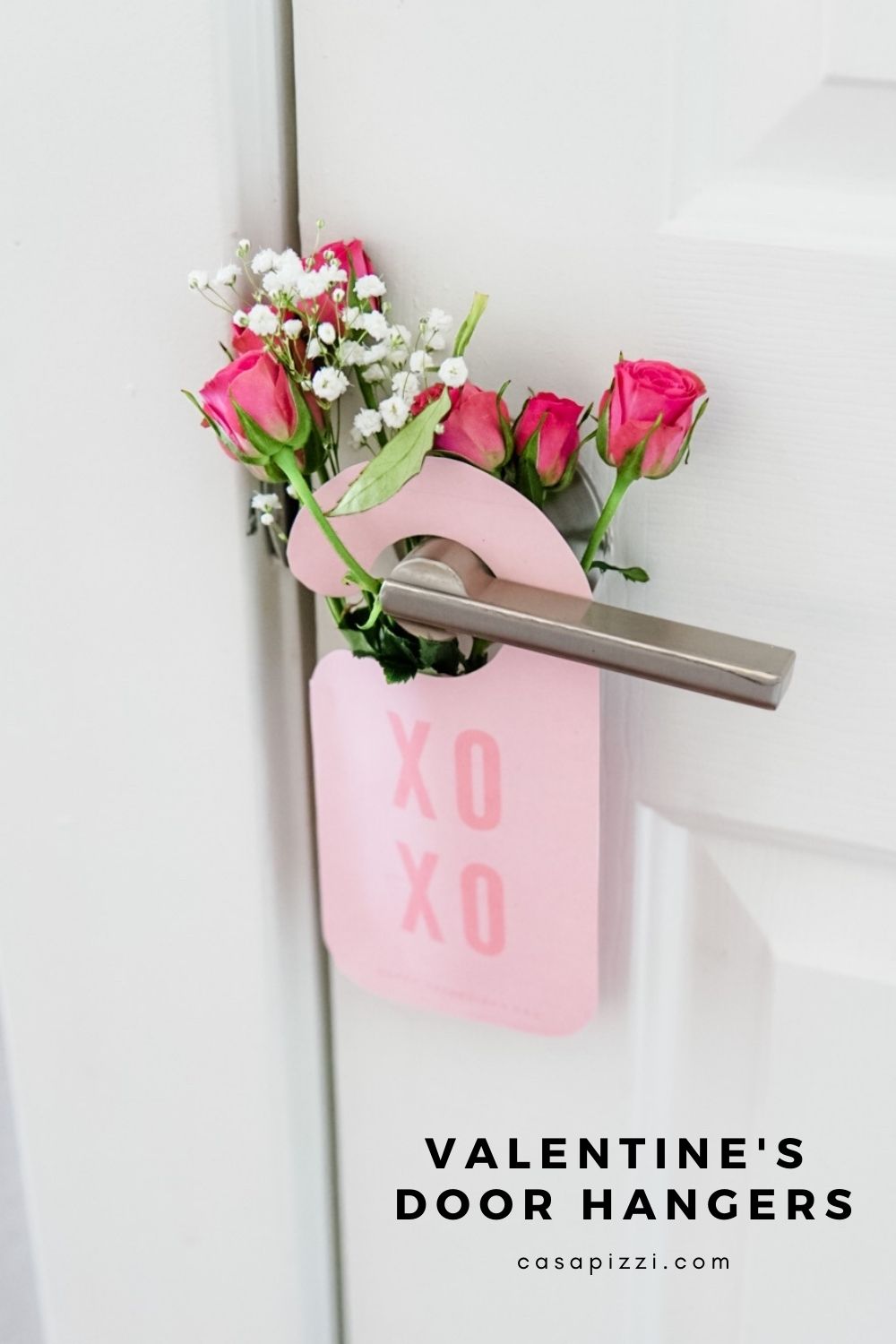 DIY Valentine's Day door hangers with pocket for something special - Hello Sweet Heart | Dia de San Valentin - Letrero para la puerta