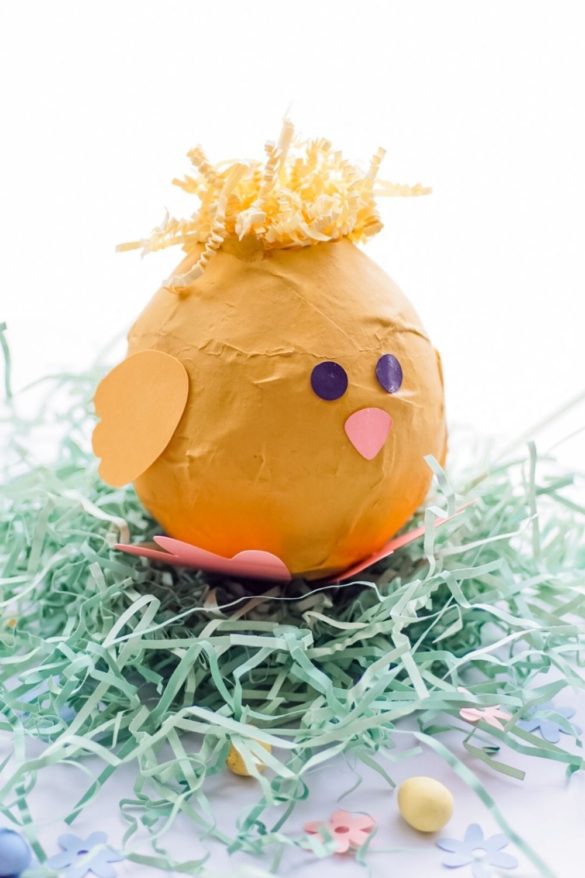How to make a cute Easter chick mini pinata | Como hacer una pinata de pollito