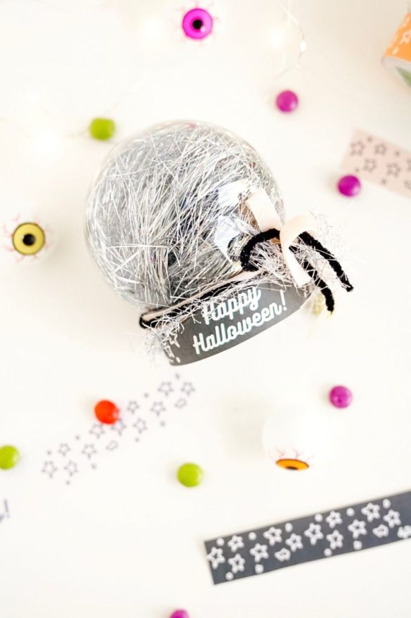 Easy Crystal Ball | DIY Halloween Party Favor